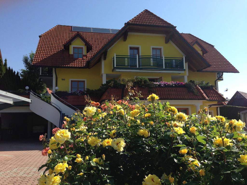 Haus Rose Apartment Wenigzell Bagian luar foto
